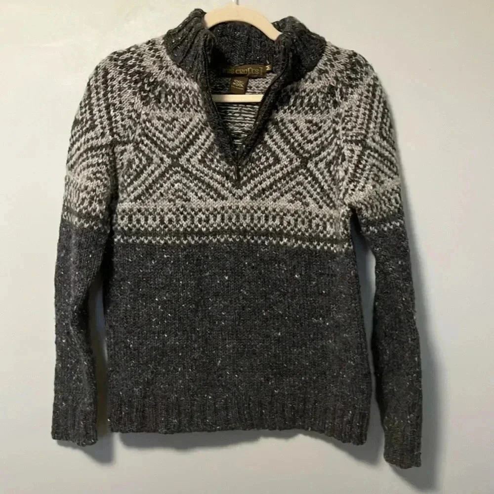 Cozy Women's Gray Patterned Sweater